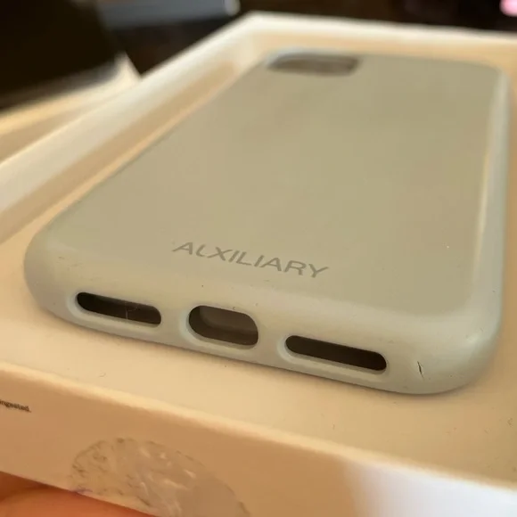 Auxiliary Case - Picture 2 of 3